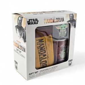 NWT Star Wars The Mandalorian Grogu The Child Gift Set Mug Socks Keychain